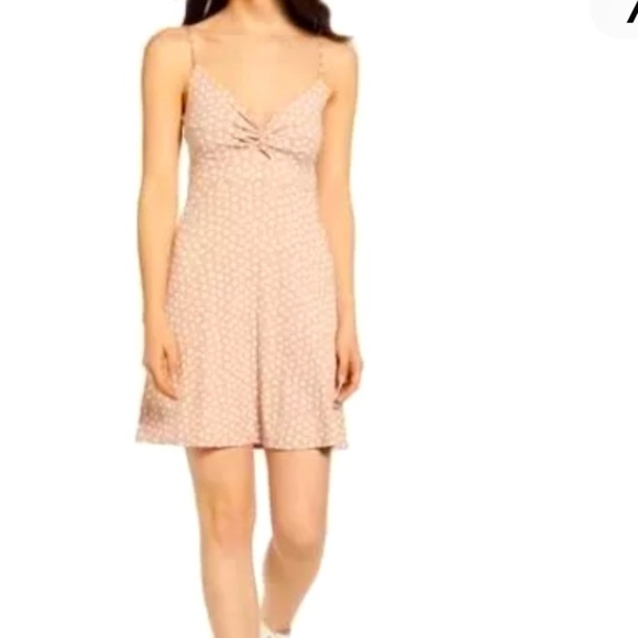 NWT Billabong Love Me Knot Beige With Polka Dots Summer Dress M Surf Beach brand - Picture 1 of 9